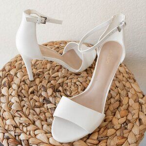 Aldo Fiolla White Heels | Size 9 | Ankle Strap Stiletto Sandals Bridal Event Sho